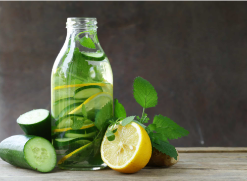 वज़न घटाने के असरदार घरेलू नुस्खे – बिना डाइटिंग और जिम के भी दिखे असर 2025